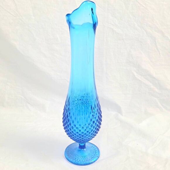 Blue Hobnail Art Glass Vase Ruffled Top Vintage Style - Picture 6 of 7